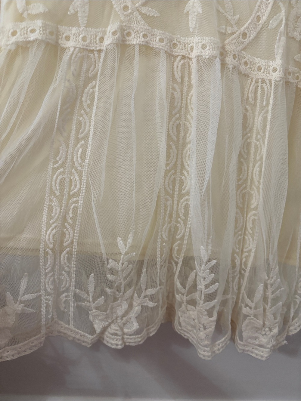 Sheer Cream Floral Embroidered Tunic Top - Picture 4 of 4